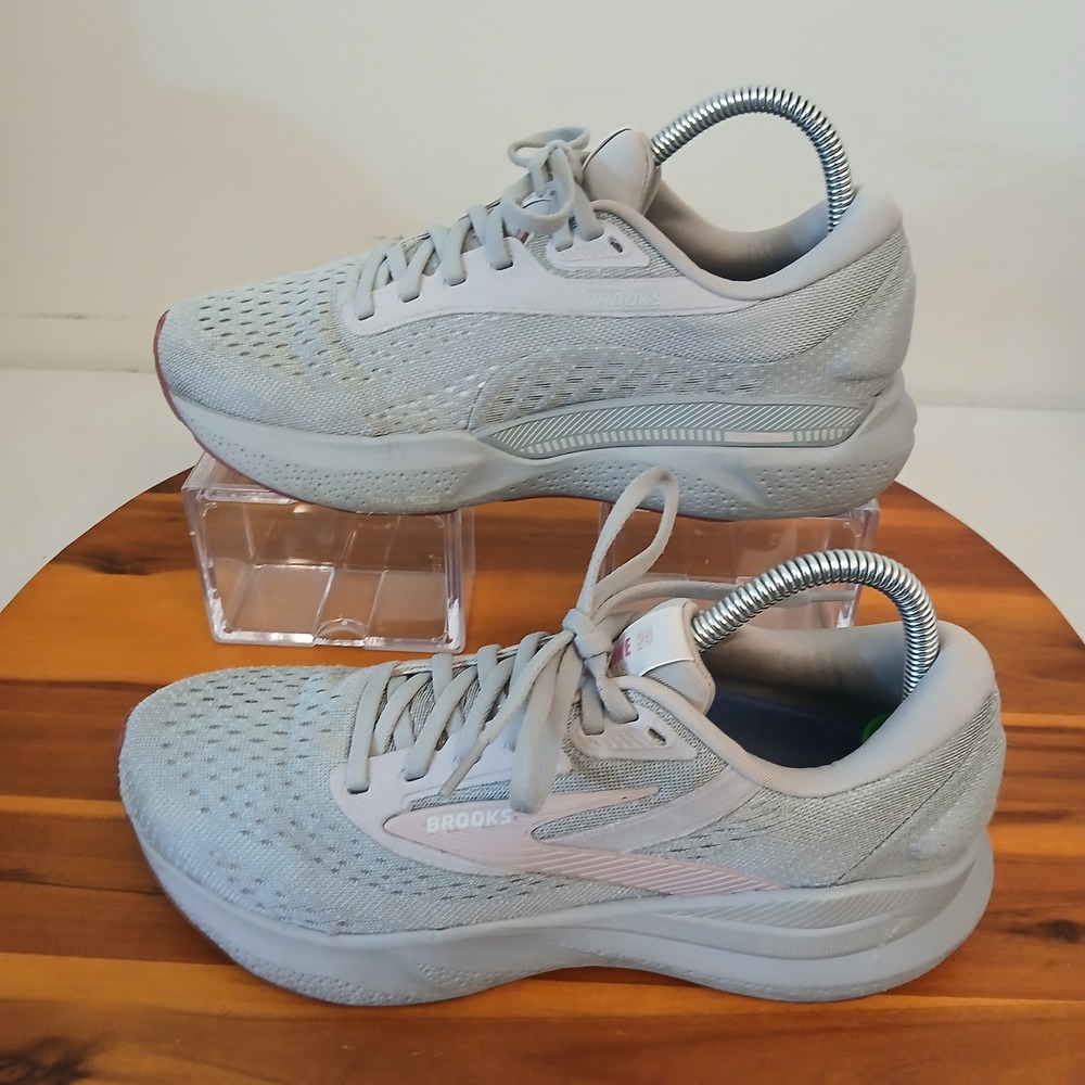 Brooks Adrenaline GTS 24 Women 8 Wide Grey Running Shoes Sneakers 1204261D019